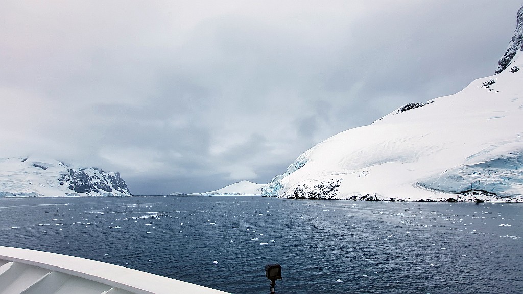 Lemaire Channel [01069] 21-mrt-2023 (Port Charcot, Antarctica).jpg - Lemaire Channel