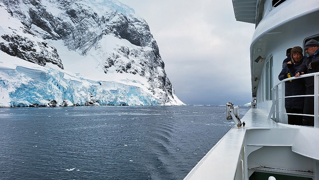 Lemaire Channel [01072] 21-mrt-2023 (Port Charcot, Antarctica).jpg - Lemaire Channel