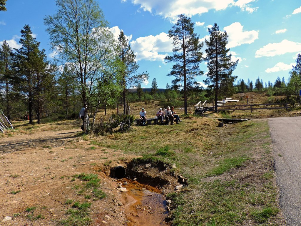 Rustpauze [0343] 30-mei-2013 (Kiilopaan Huippu, Kakslauttanen).jpg - Rustpauze