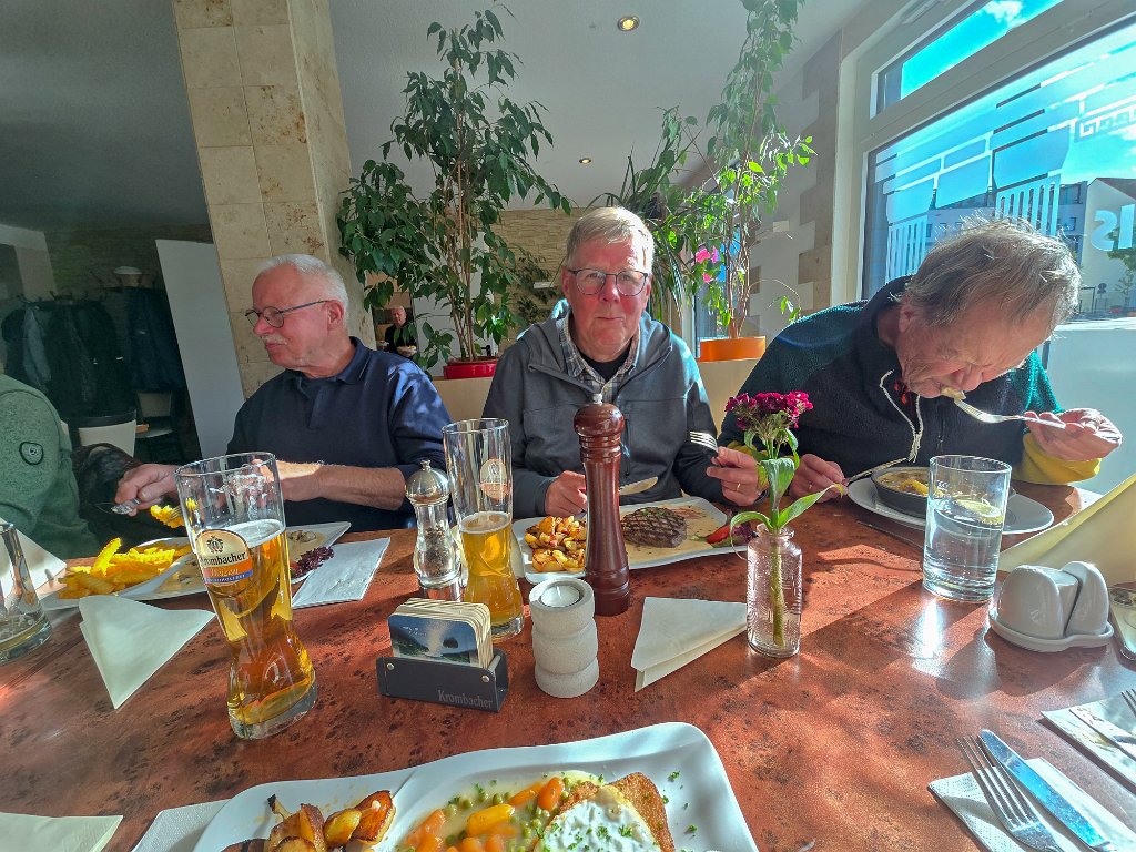Diner [Dui-10129] 22-mei-2025 (Rathenow).jpg - Diner