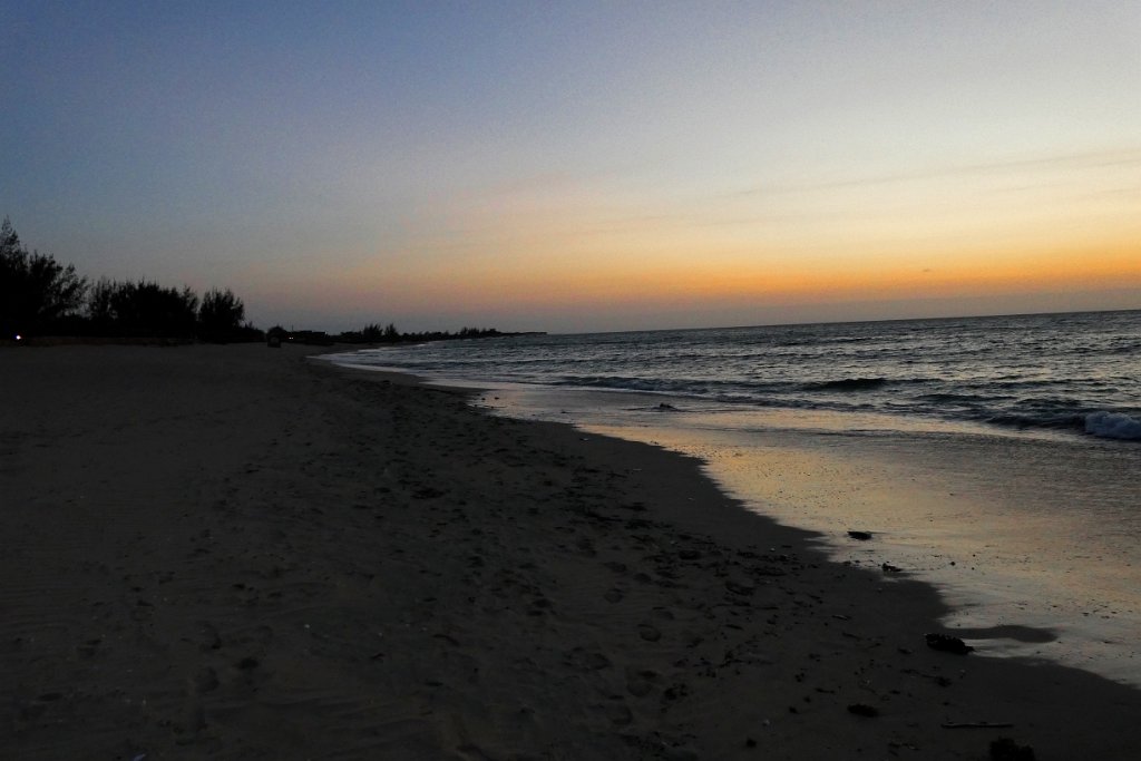 -Zonsondergang [00331] 19-nov-2016 (Anakao).jpg - Zonsondergang