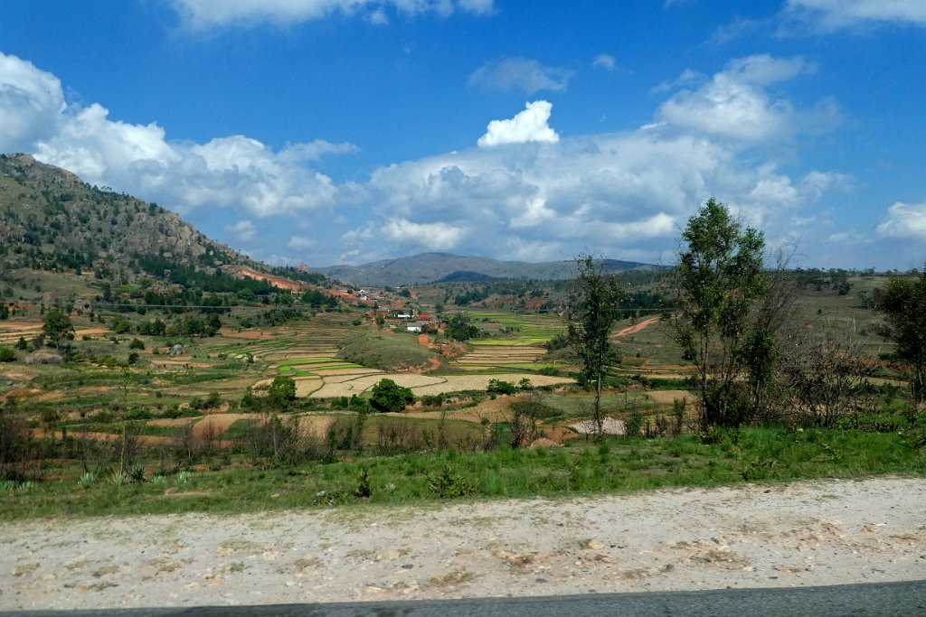 Landschap [01156] 27-nov-2016 (Antananarivo).jpg - Landschap