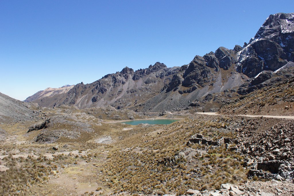 Landschap [0717] 13-jul-2012 (West Andes, Marcapomacochas).JPG - Landschap
