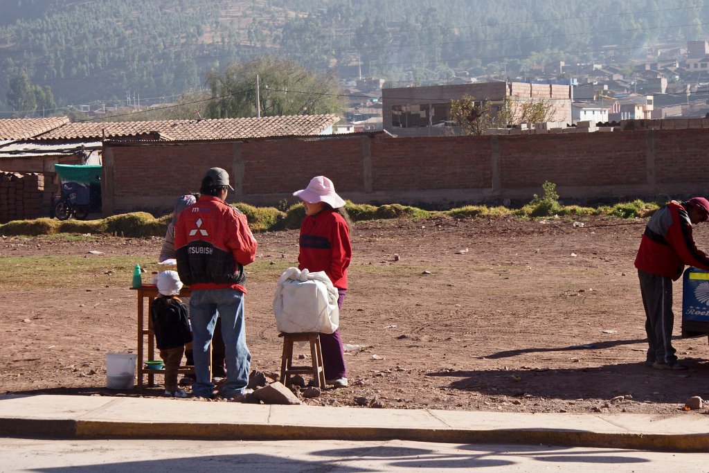Onderweg naar [1224] 15-jul-2012 (Huacarpay, Cusco).jpg - Onderweg naar