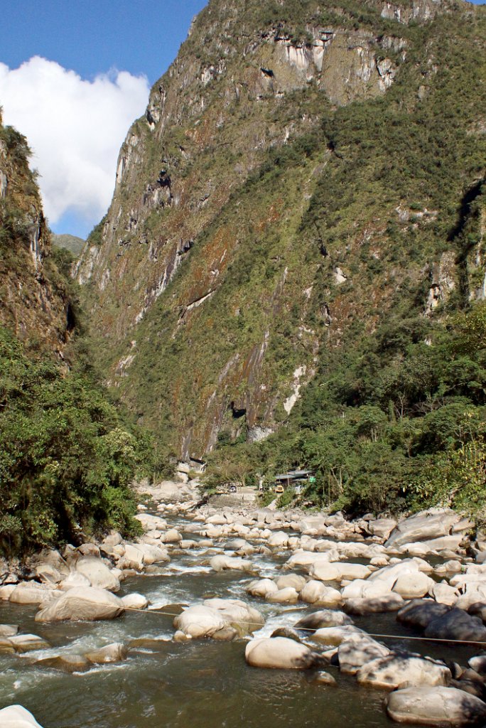 Urubamba rivier [1372] 16-jul-2012 (Oost Andes, Aguas Calientes).JPG - Urubamba rivier