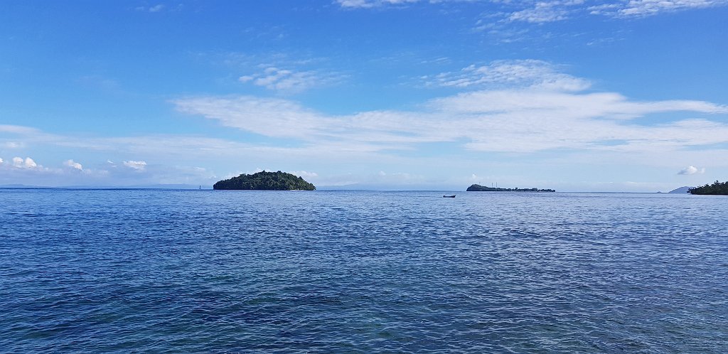 Onderweg naar Waigeo [00551] 26-jul-2018 (Raja Ampat, Waigeo).jpg - Onderweg naar Waigeo